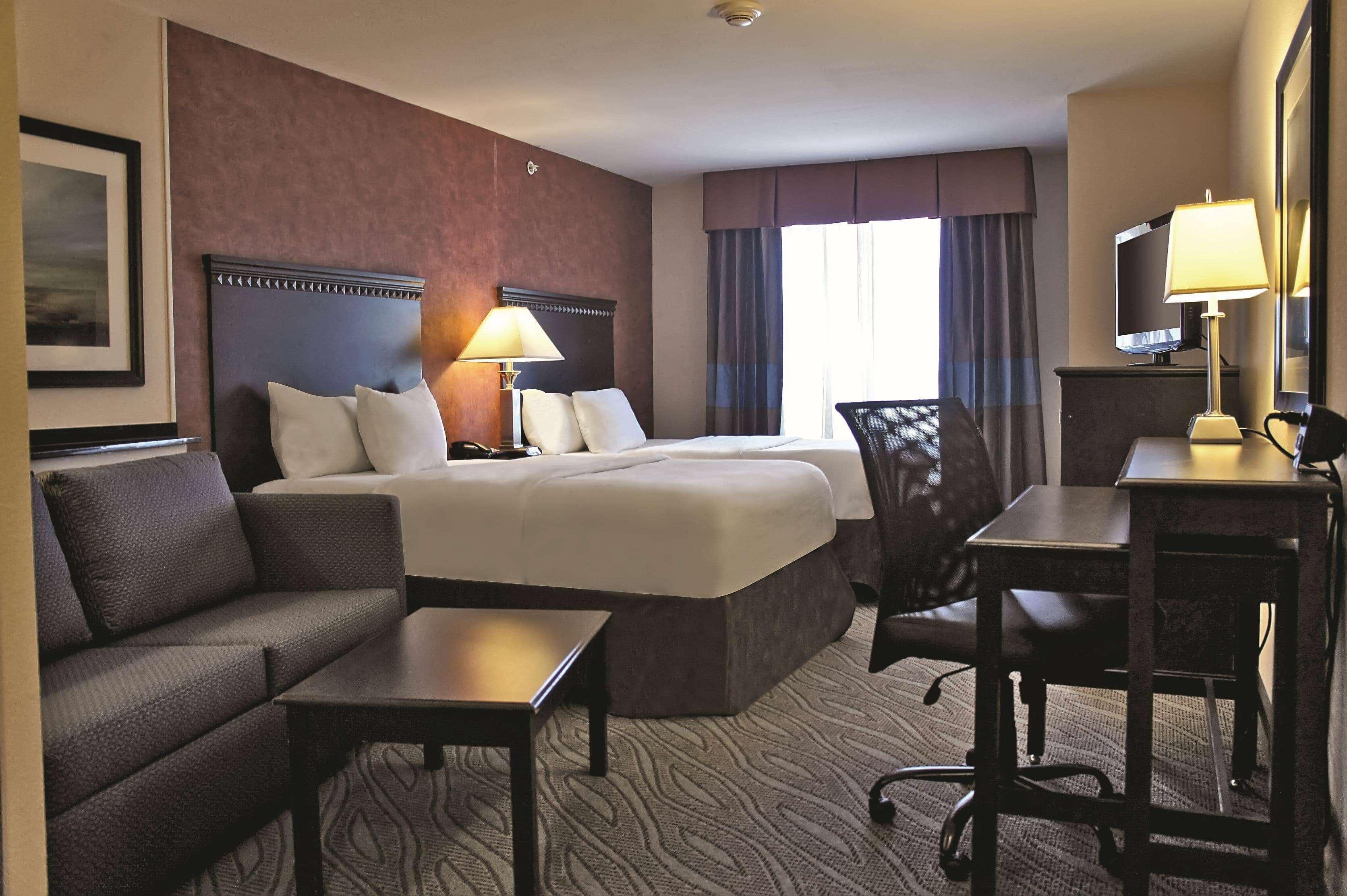La Quinta By Wyndham Edmond Hotel Exterior photo