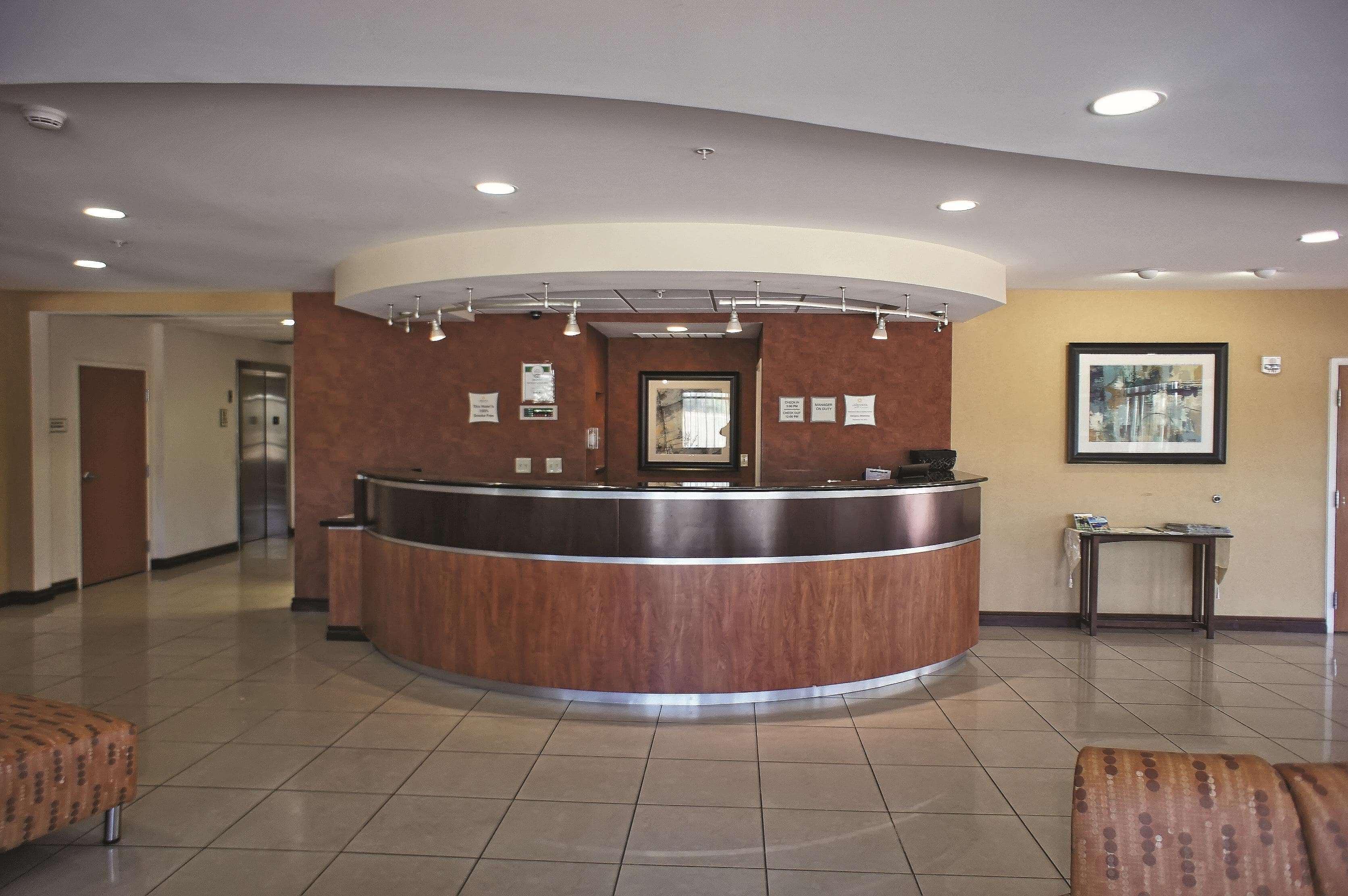 La Quinta By Wyndham Edmond Hotel Exterior photo